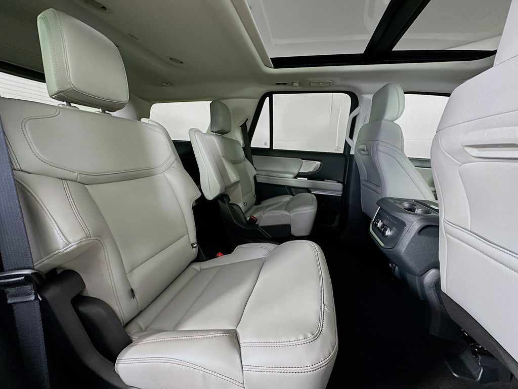 Thumbnail: 2025 Ford Expedition - 33