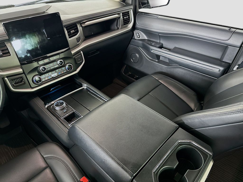 Thumbnail: 2023 Ford Expedition - 13