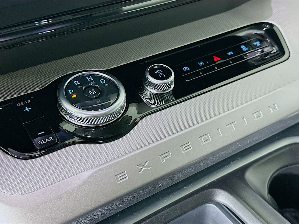 Thumbnail: 2026 Ford Expedition - 20