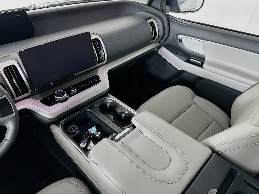Thumbnail: 2026 Ford Expedition - 13