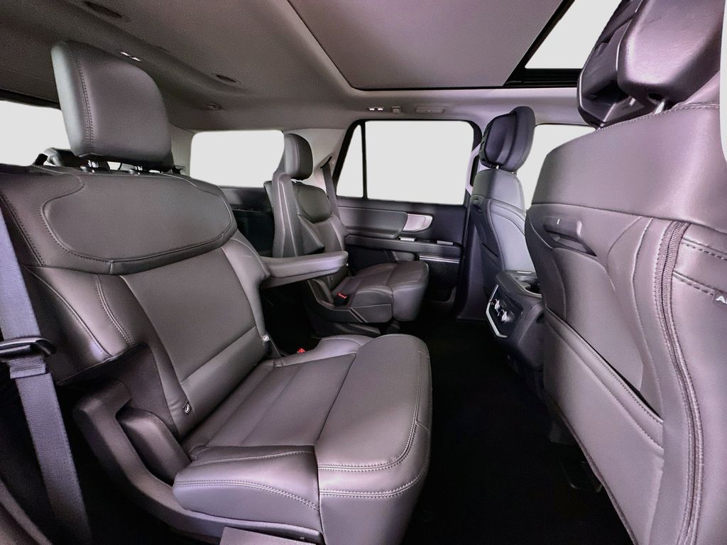 Thumbnail: 2027 Ford Expedition - 31