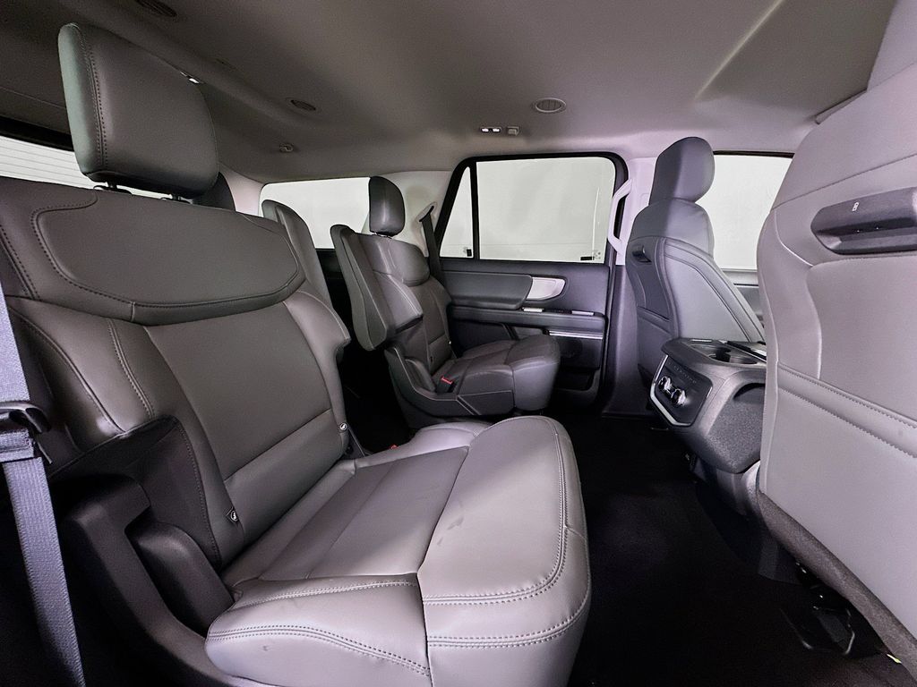 Thumbnail: 2026 Ford Expedition - 30
