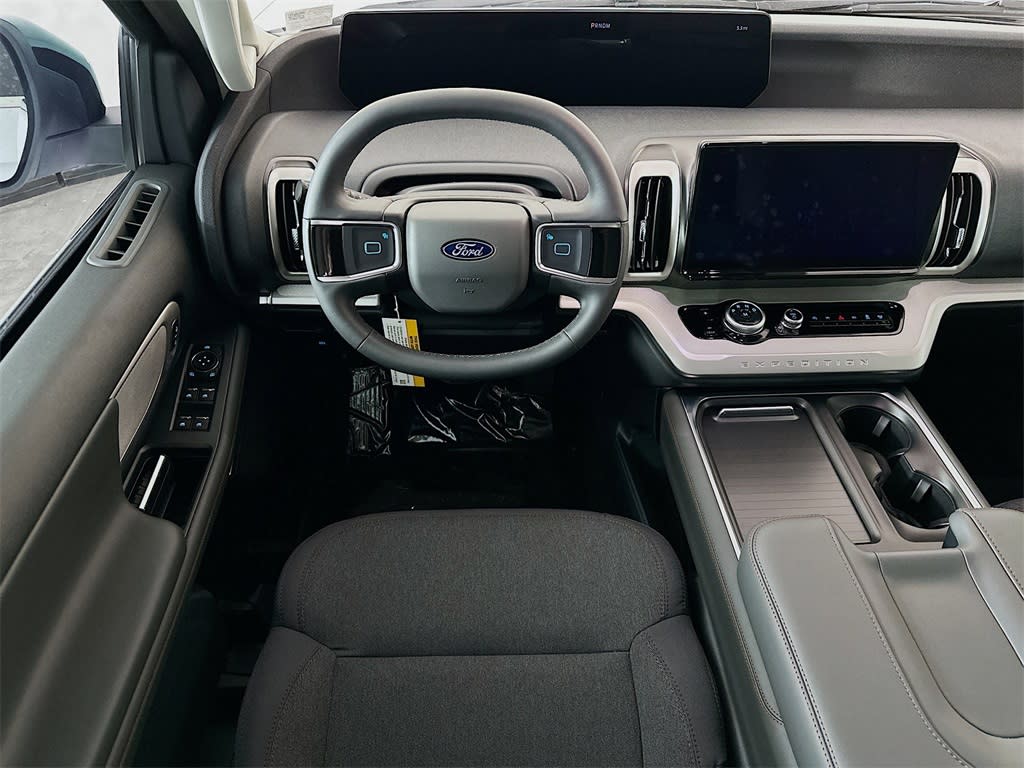 2025 Ford Expedition Active 10