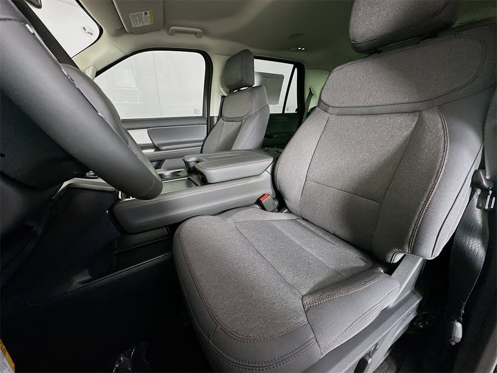 2025 Ford Expedition Active 11