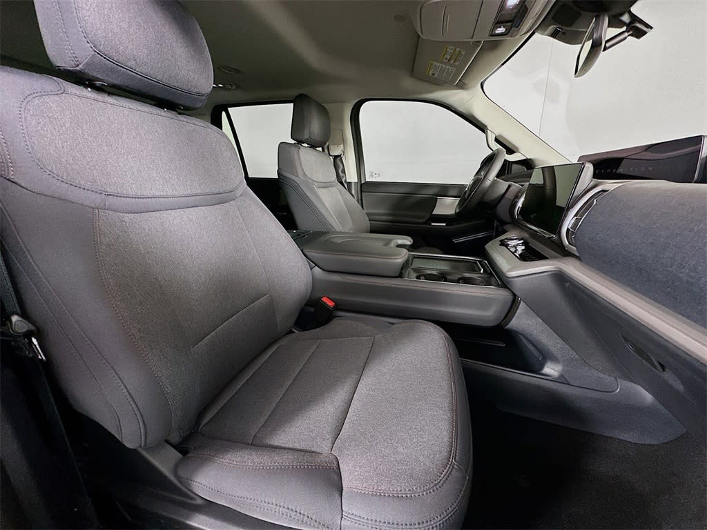 2025 Ford Expedition Active 12