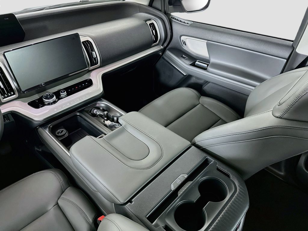 Thumbnail: 2027 Ford Expedition - 13