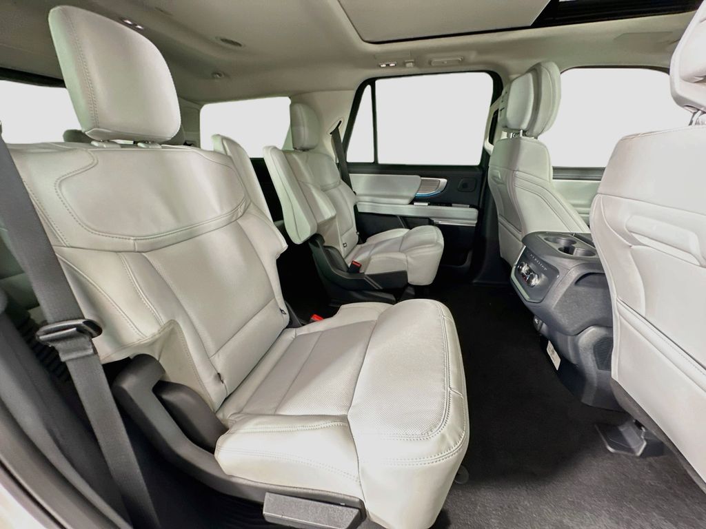 Thumbnail: 2027 Ford Expedition - 34