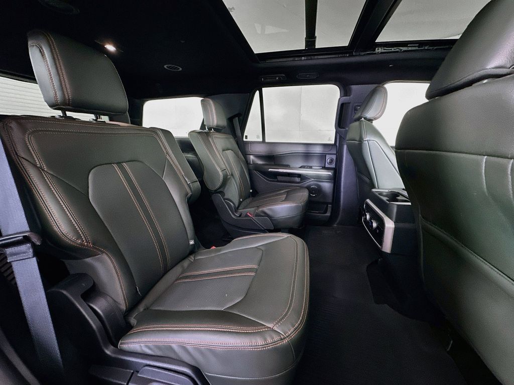 Thumbnail: 2022 Ford Expedition - 33