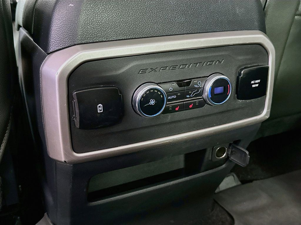 Thumbnail: 2022 Ford Expedition - 21