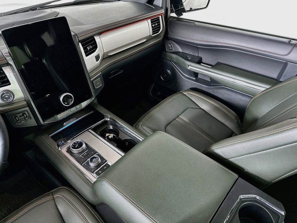 Thumbnail: 2022 Ford Expedition - 13