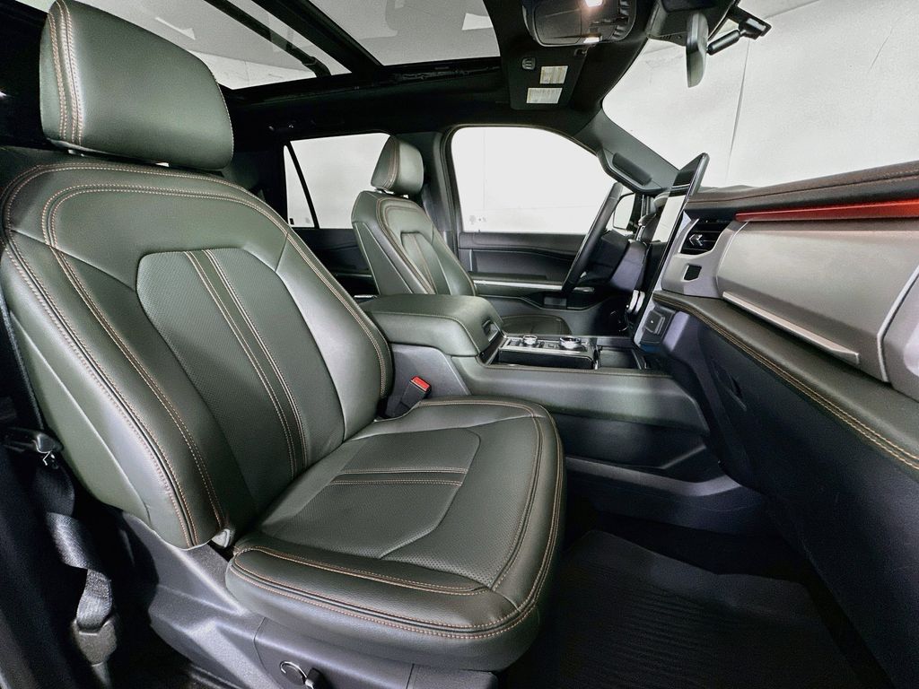 Thumbnail: 2022 Ford Expedition - 11