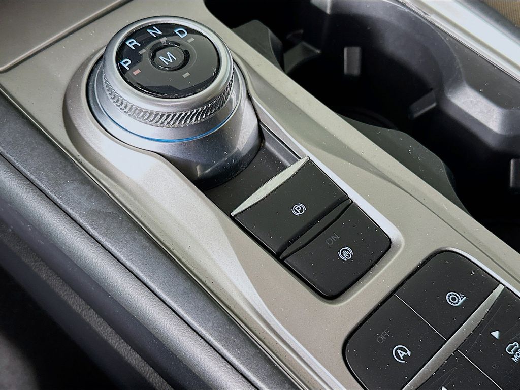 2020 Ford Explorer Base 17