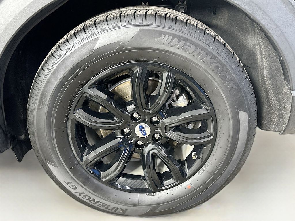 2020 Ford Explorer Base 8