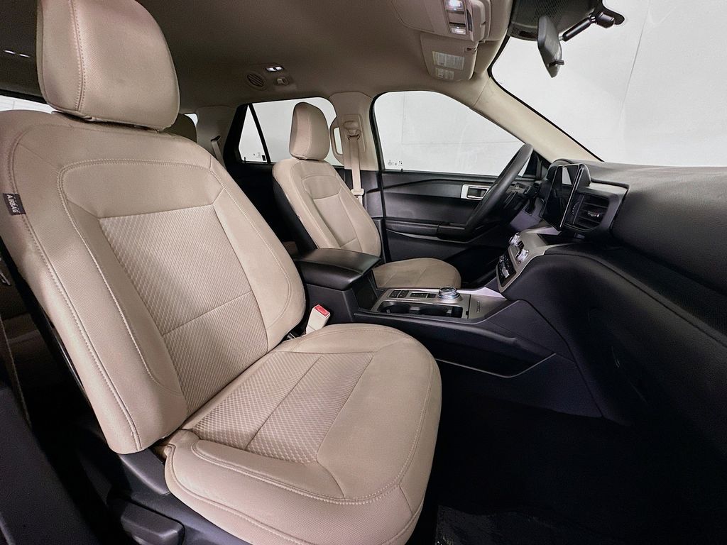 2020 Ford Explorer Base 12