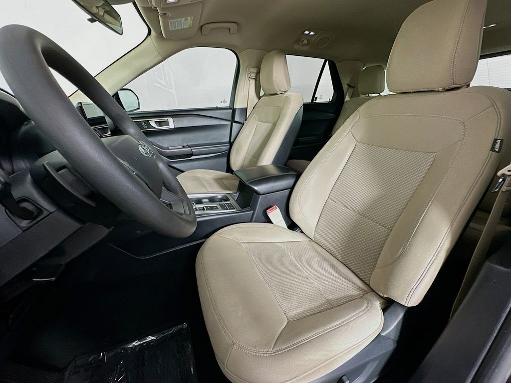2020 Ford Explorer Base 11