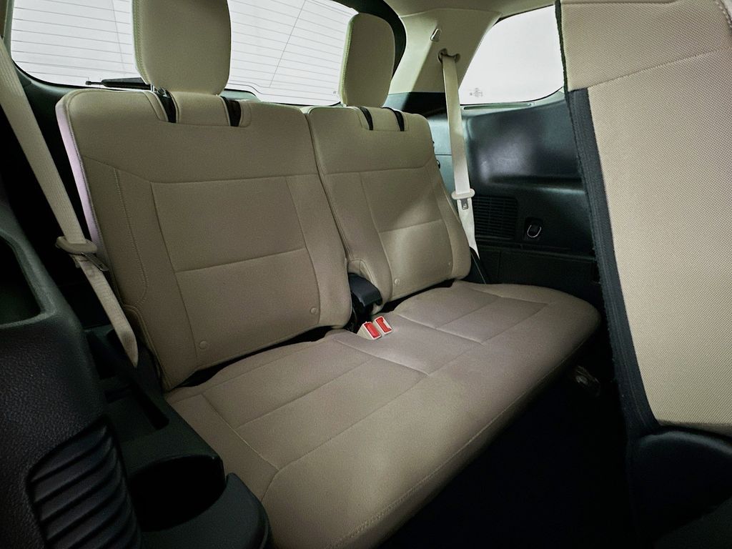 2020 Ford Explorer Base 31