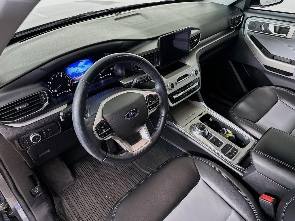 Thumbnail: 2022 Ford Explorer - 2