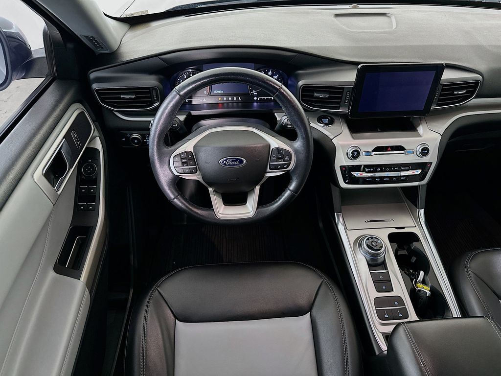 Thumbnail: 2022 Ford Explorer - 10