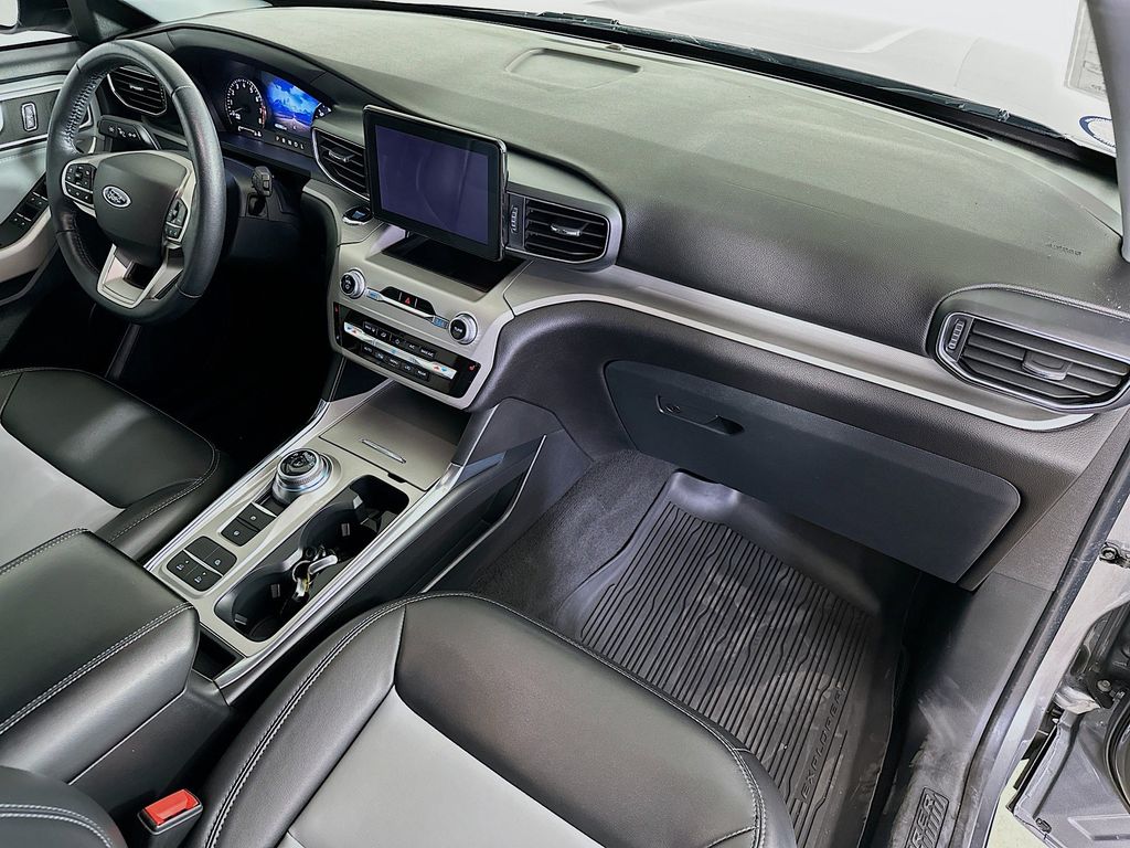 Thumbnail: 2022 Ford Explorer - 34