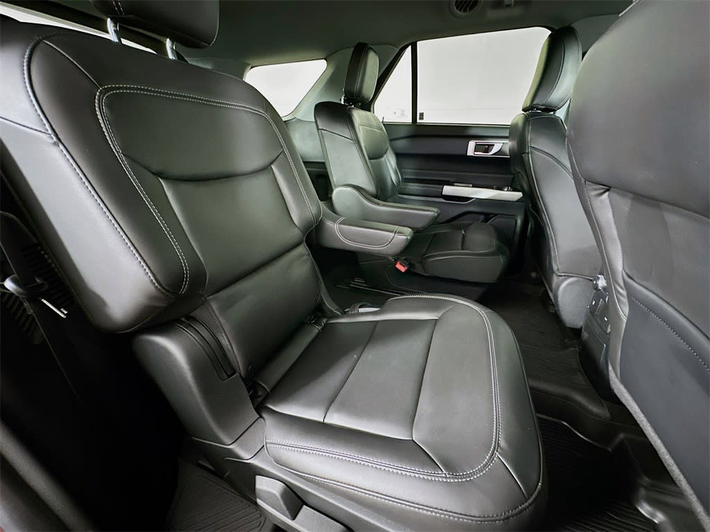 2022 Ford Explorer XLT 33