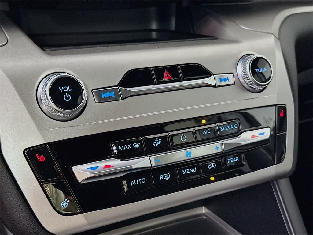 2022 Ford Explorer XLT 22