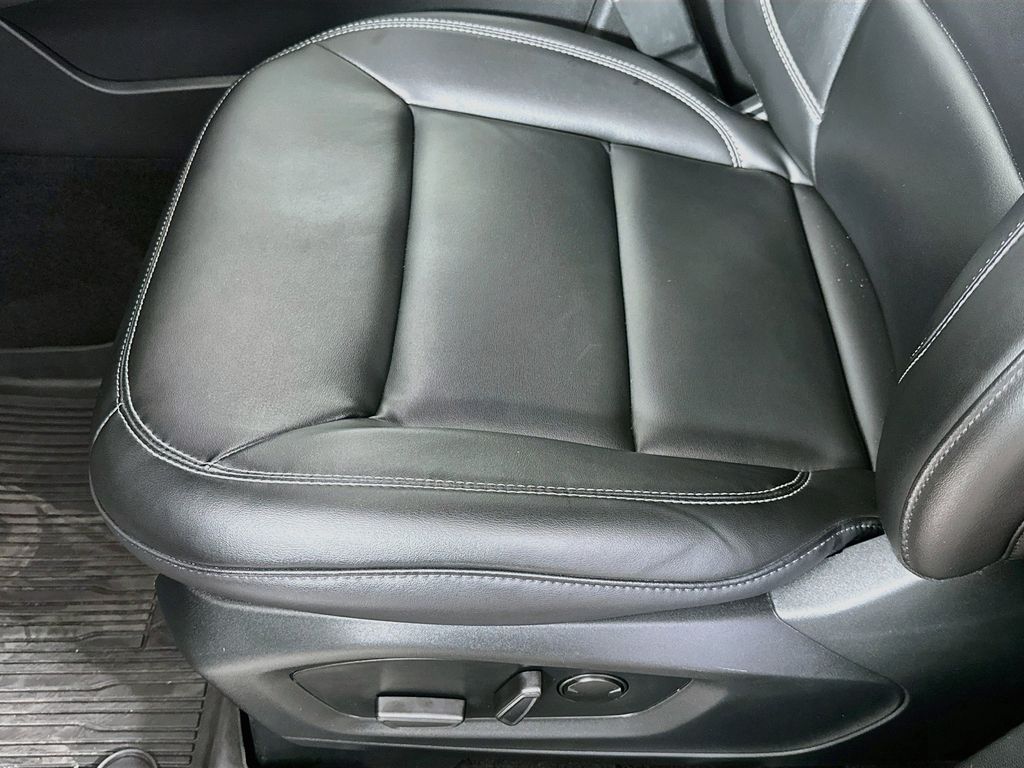 Thumbnail: 2024 Ford Explorer - 32