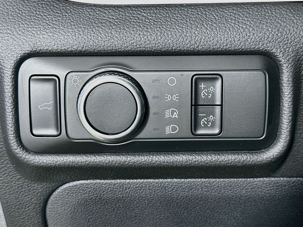 Thumbnail: 2024 Ford Explorer - 27