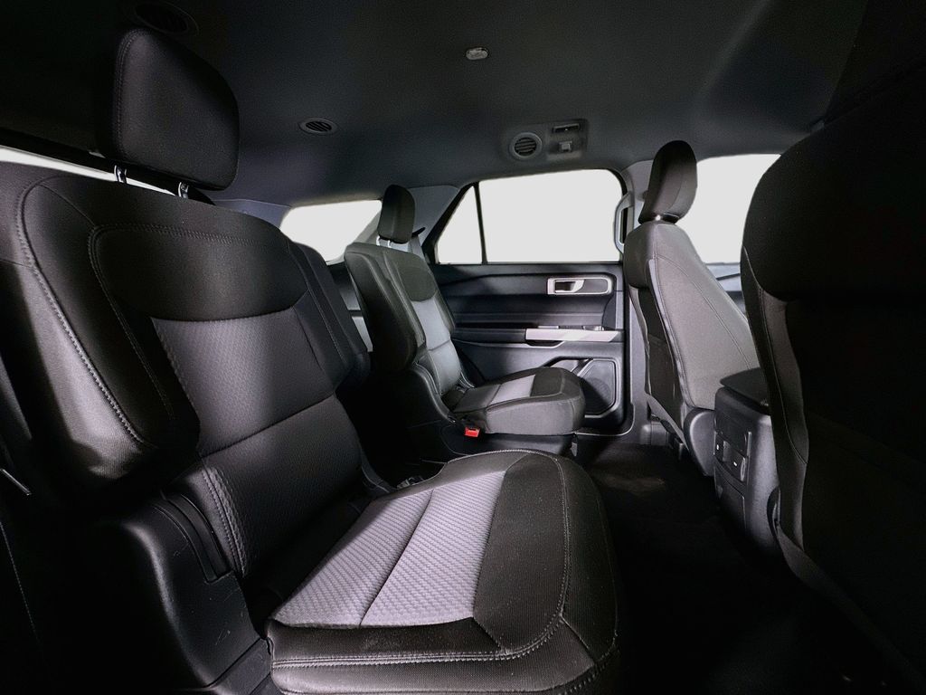 Thumbnail: 2024 Ford Explorer - 32