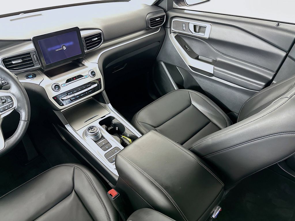 2022 Ford Explorer XLT 14