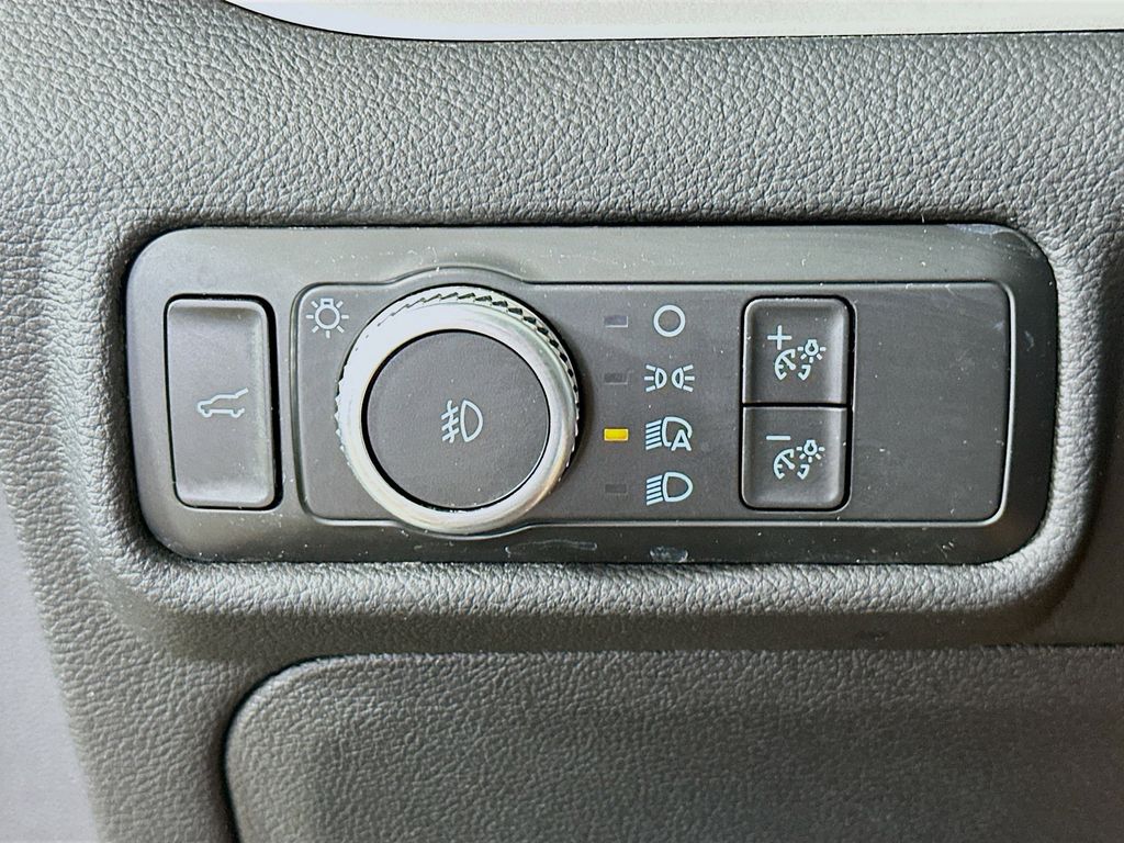 2022 Ford Explorer XLT 27