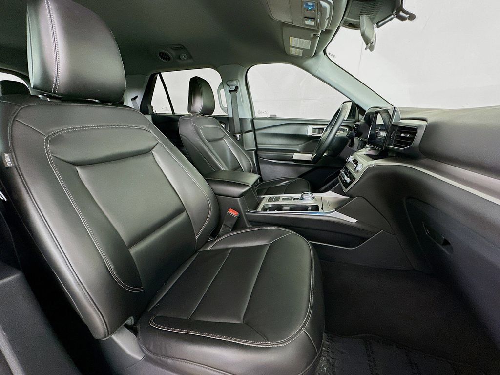 2022 Ford Explorer XLT 12