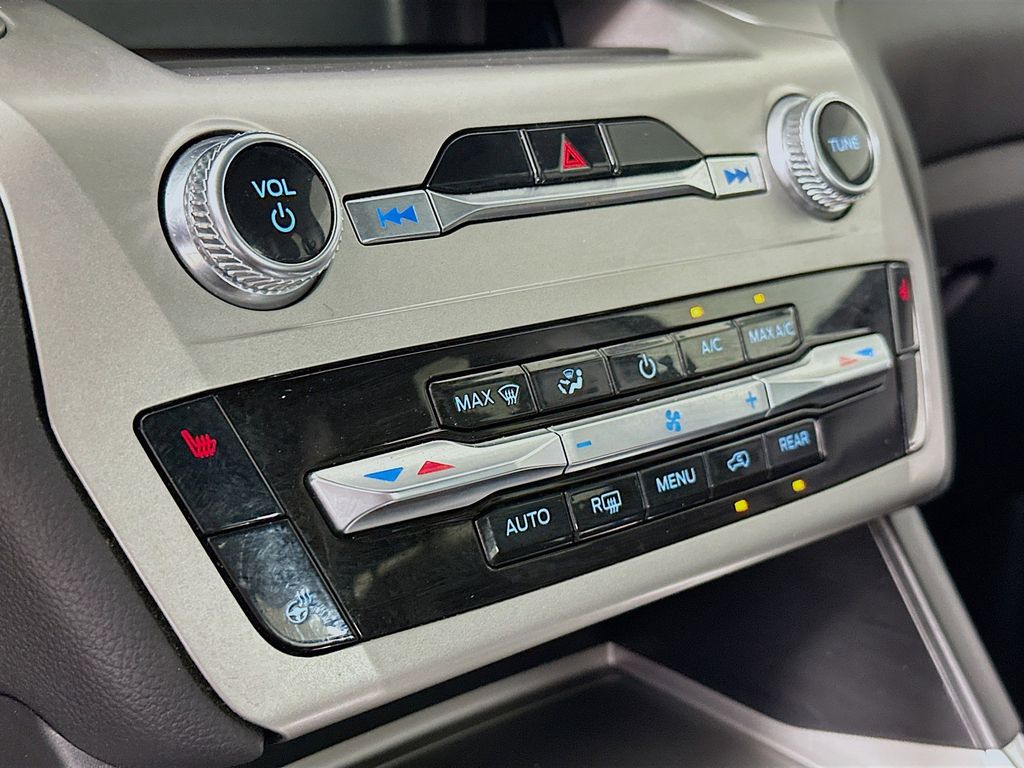 2022 Ford Explorer XLT 23