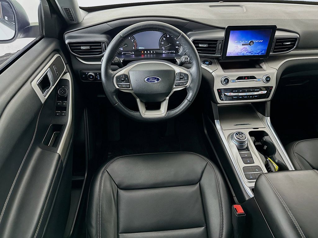 2022 Ford Explorer XLT 10