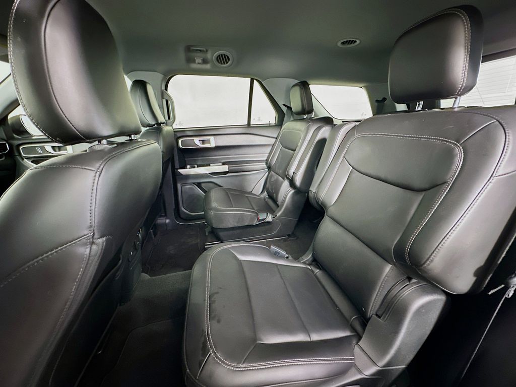 2022 Ford Explorer XLT 13