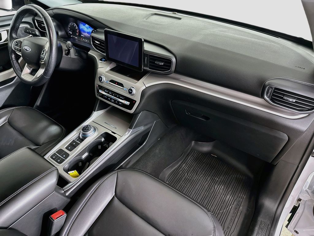 Thumbnail: 2023 Ford Explorer - 31