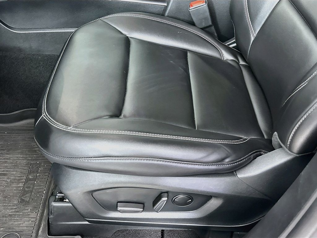 Thumbnail: 2023 Ford Explorer - 29