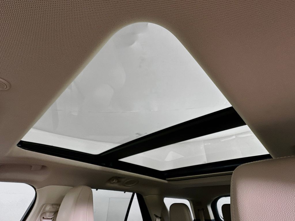 Thumbnail: 2020 Ford Explorer - 33