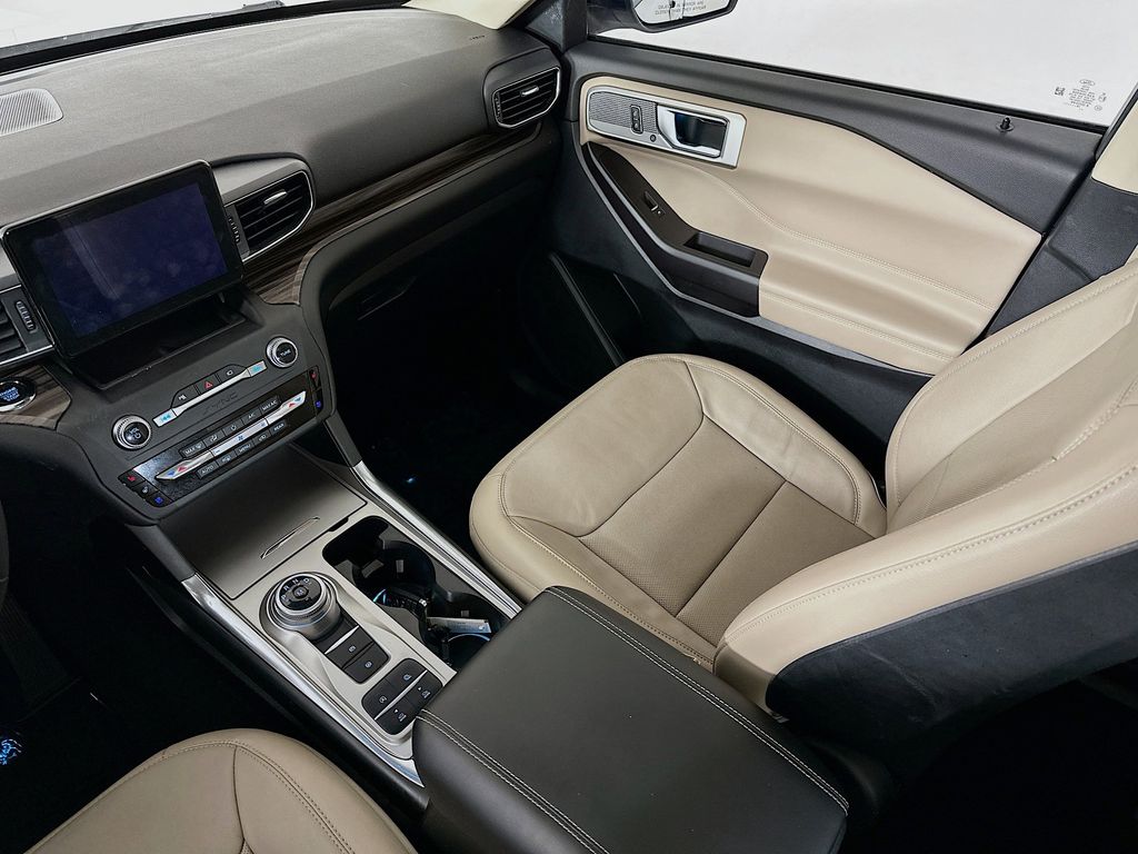 Thumbnail: 2020 Ford Explorer - 14