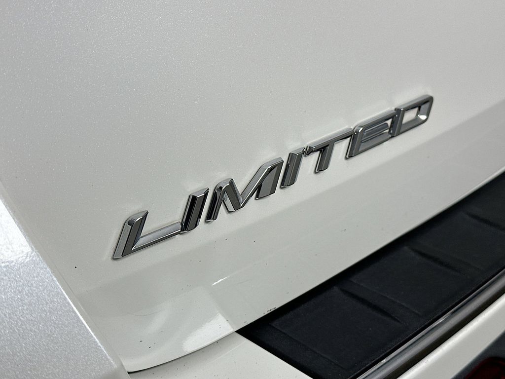 Thumbnail: 2020 Ford Explorer - 7