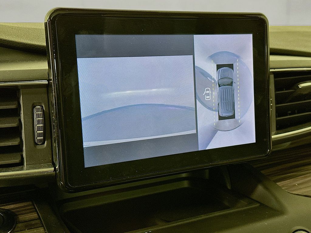 Thumbnail: 2020 Ford Explorer - 29