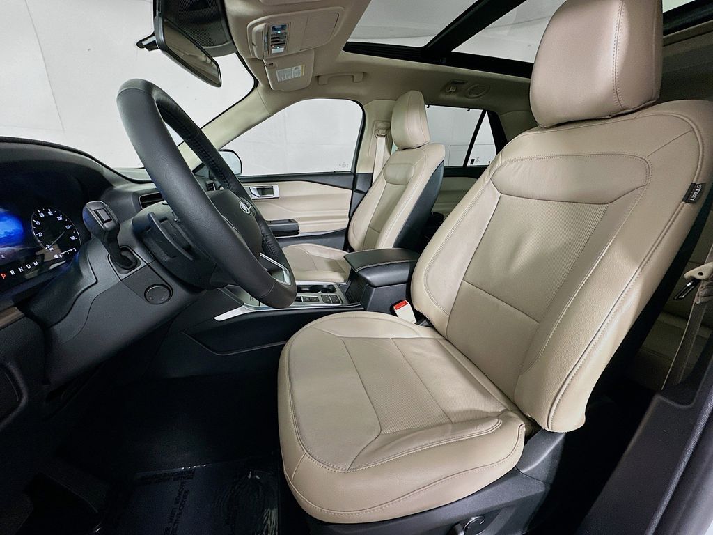 Thumbnail: 2020 Ford Explorer - 11