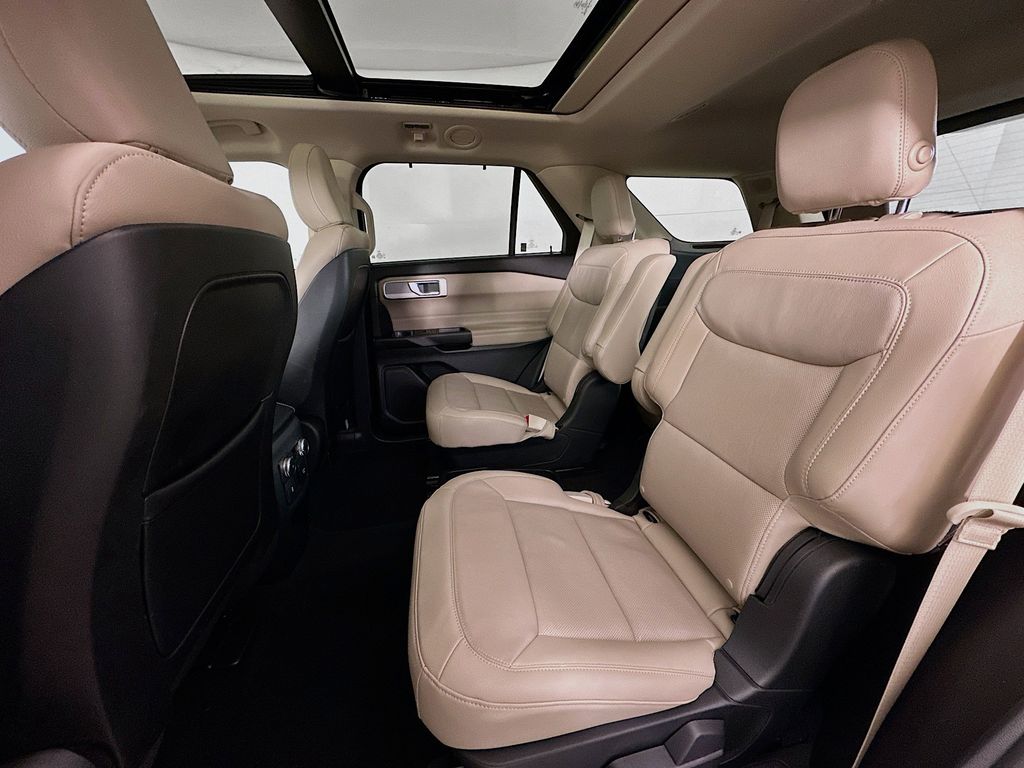 Thumbnail: 2020 Ford Explorer - 13