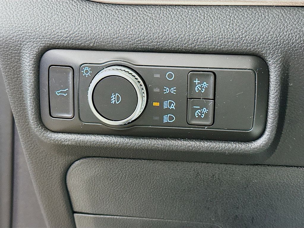 Thumbnail: 2020 Ford Explorer - 27