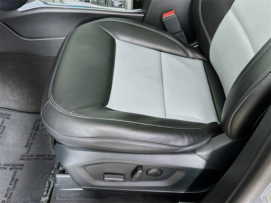 2023 Ford Explorer XLT 30