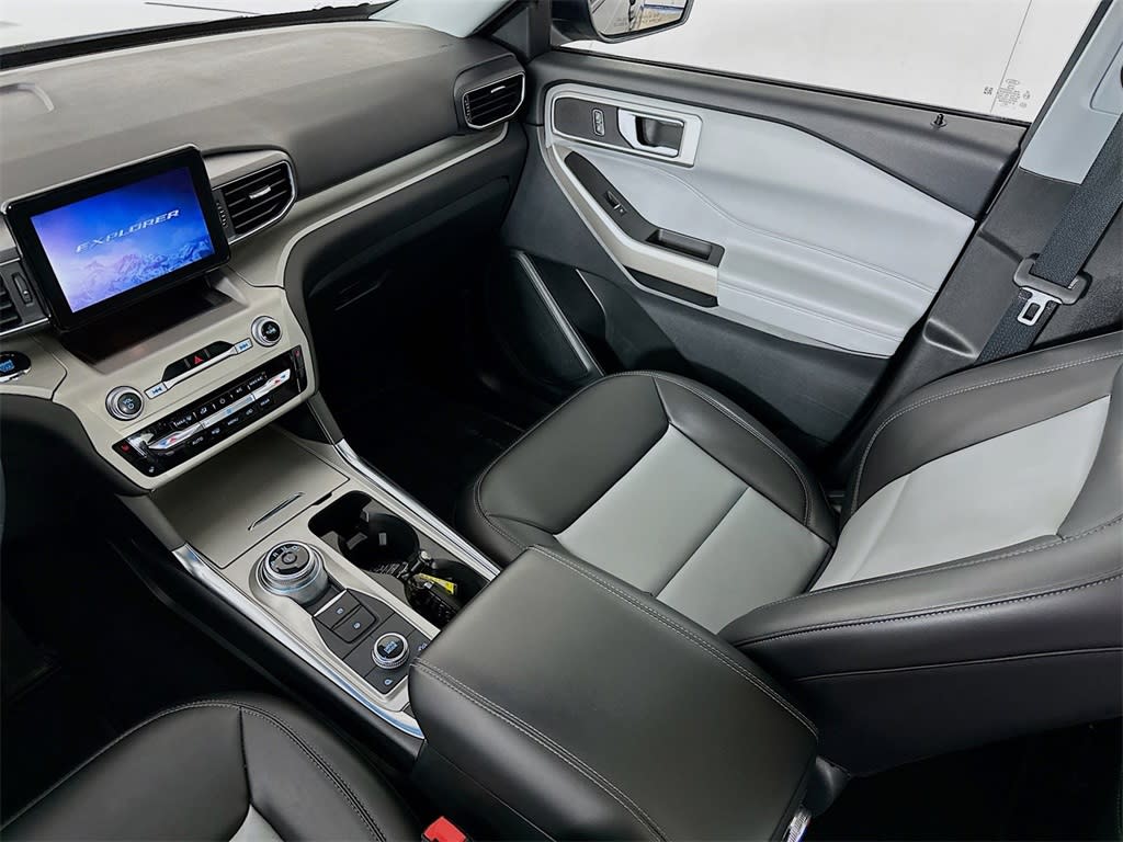 2023 Ford Explorer XLT 14