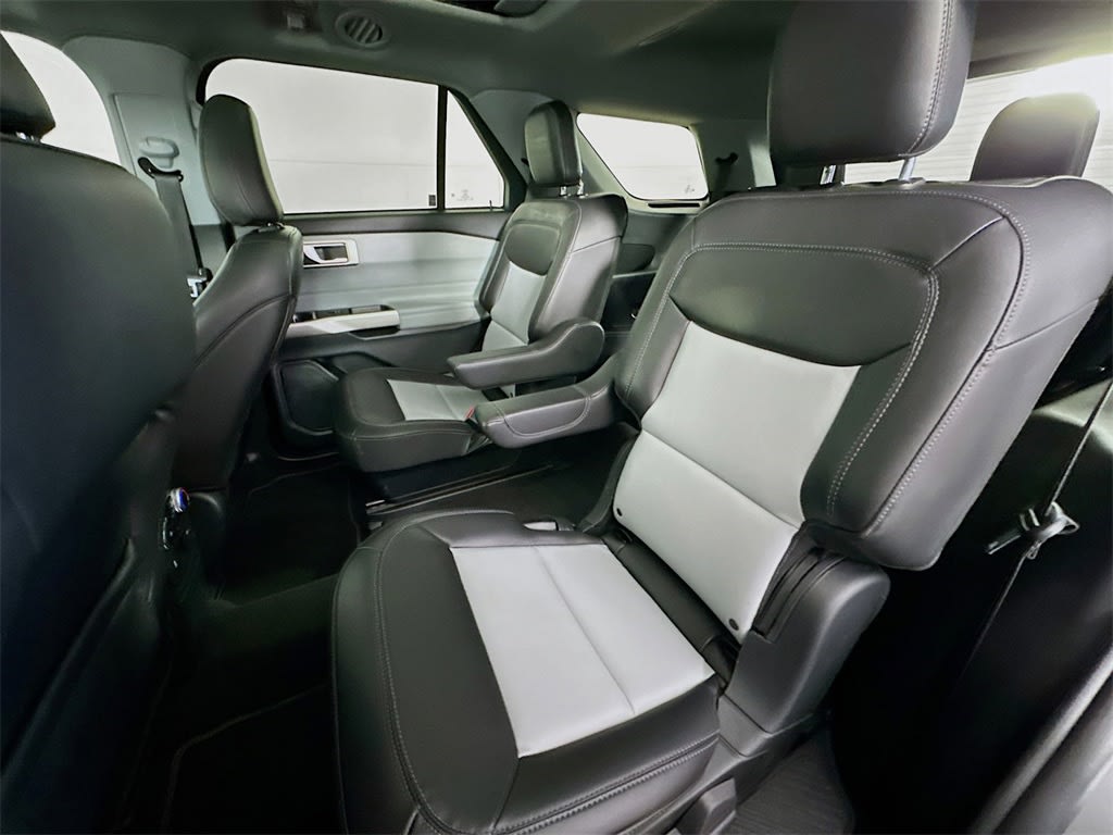 2023 Ford Explorer XLT 13