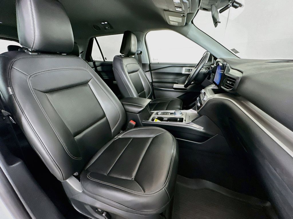 Thumbnail: 2021 Ford Explorer - 12
