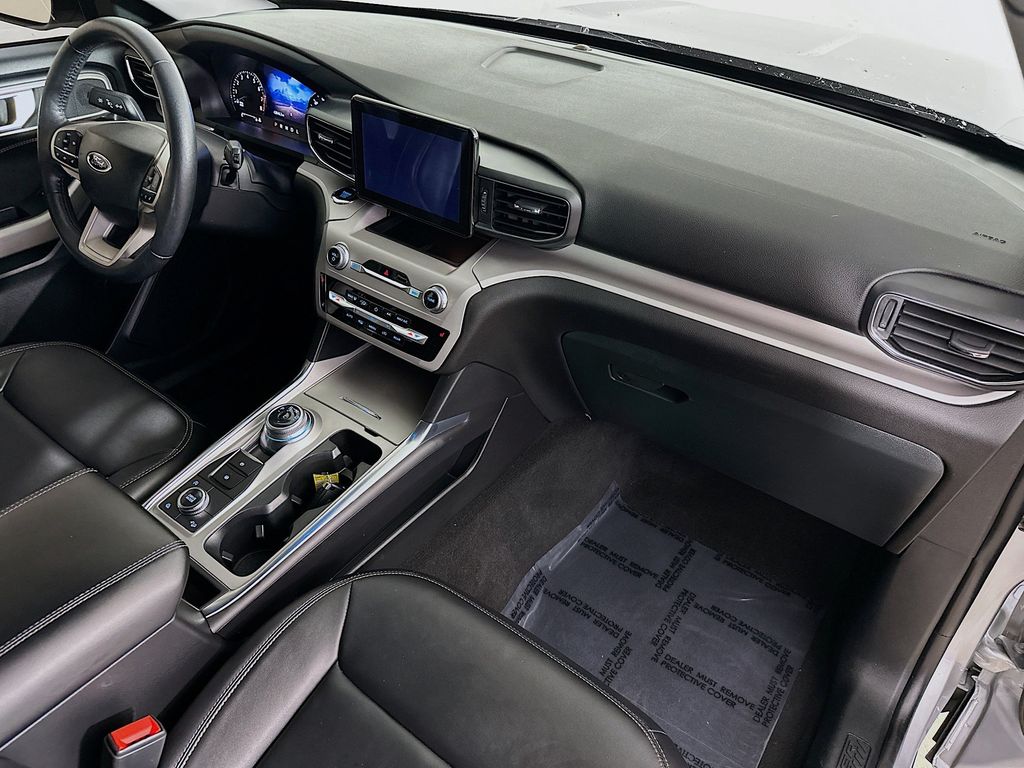 Thumbnail: 2023 Ford Explorer - 32