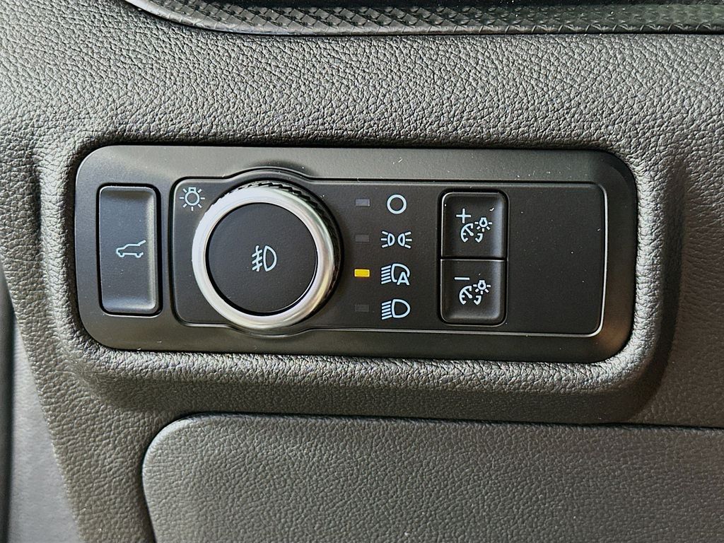 Thumbnail: 2024 Ford Explorer - 27