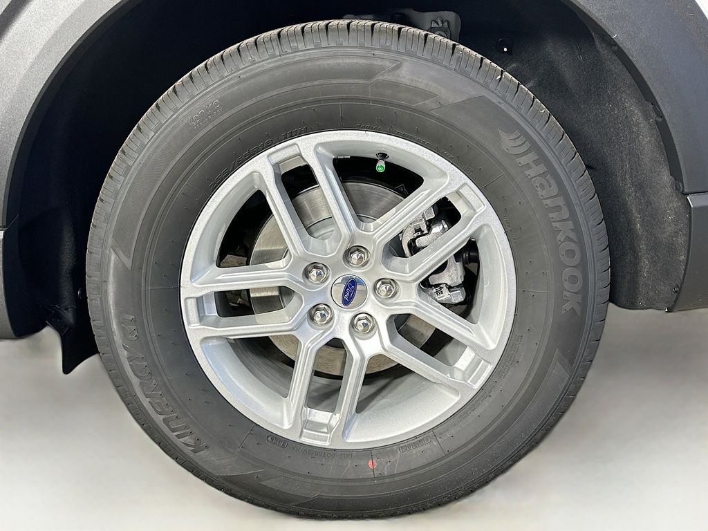 Thumbnail: 2026 Ford Explorer - 8
